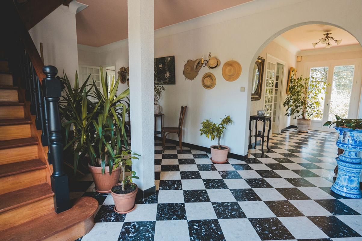 COULOUNIEIX-CHAMIERS Maison de 217 m² à 5 minutes de Périgueux 3