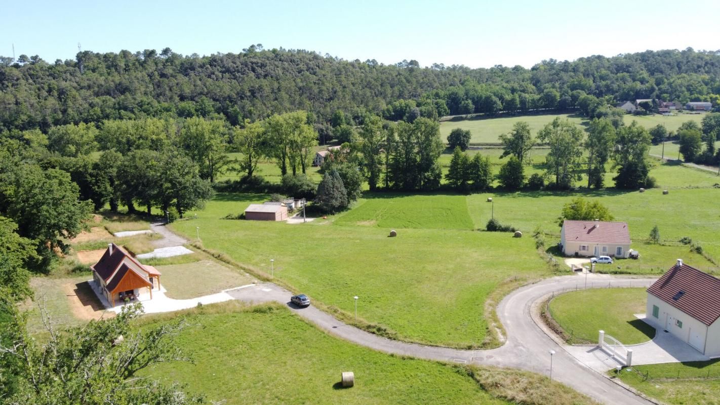 Terrain constructible de 1602 m2
