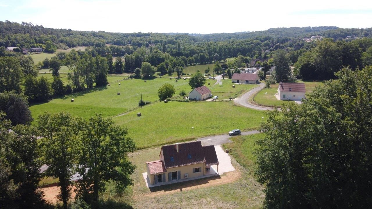PAYRIGNAC Terrain constructible de 1700 m2 3