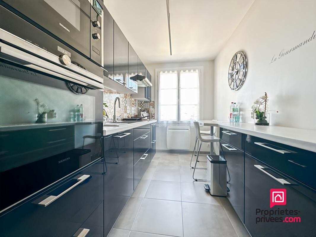 AVALLON Appartement T3 rénové avec goût Centre-ville d'Avallon 3