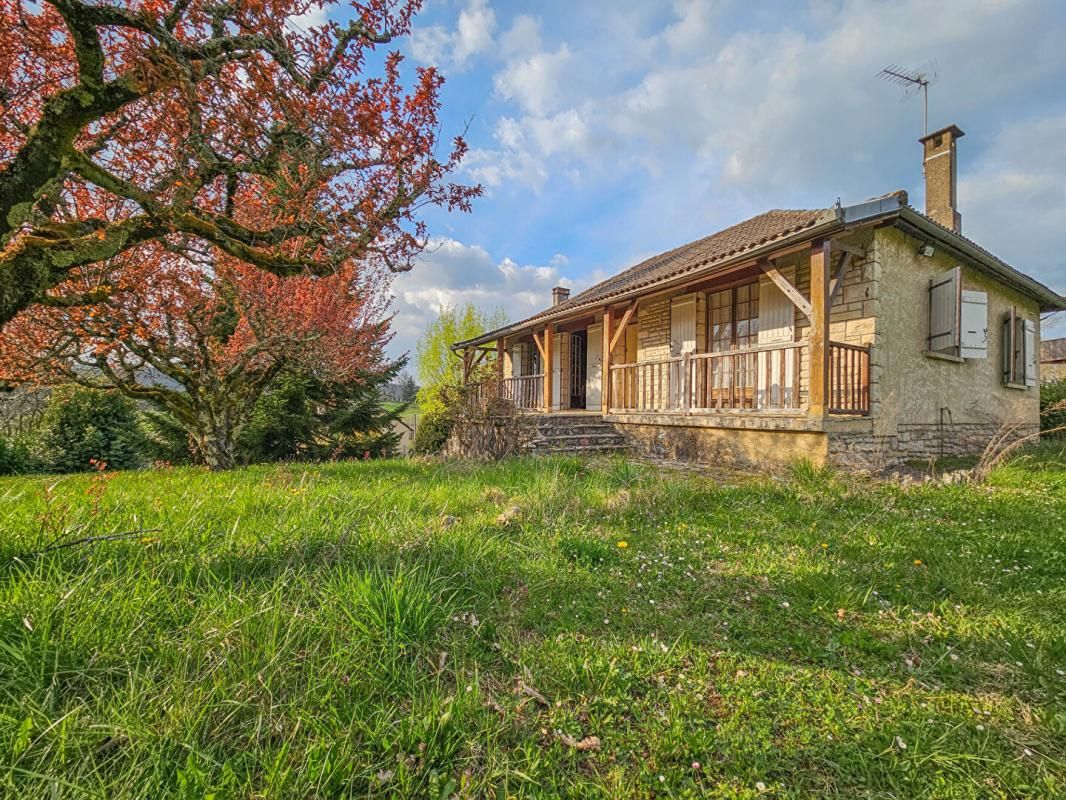 Maison plain pied surélevé avec une jolie vue dégagée, proche Martel