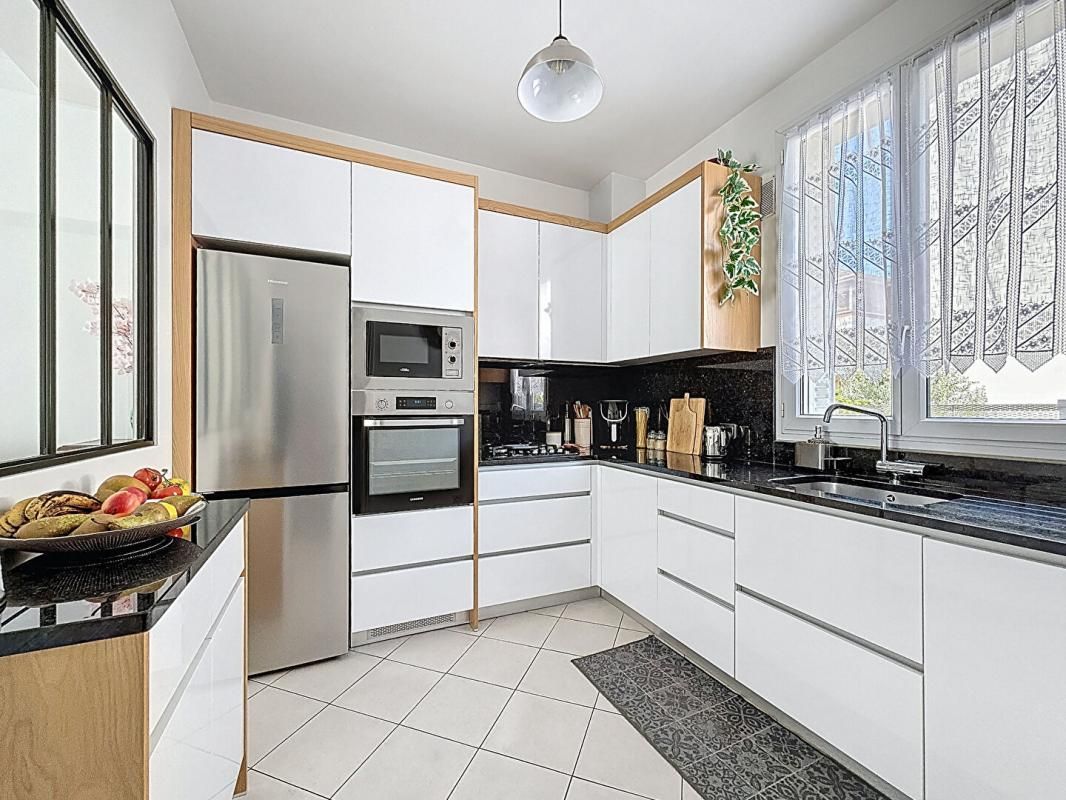 VILLEJUIF Maison Villejuif 4 pièce(s) 66.27 m2 2