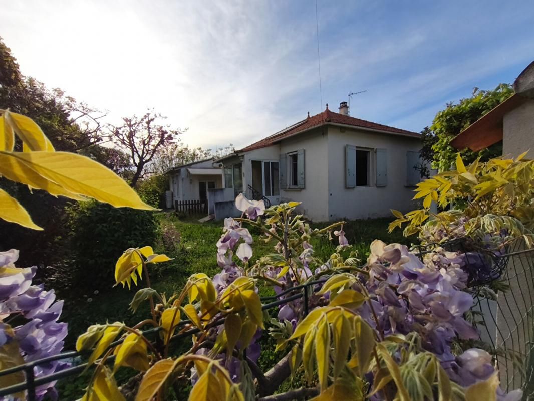 MONTEUX MONTEUX A SAISIR/ MAISON A RESTAURER SUR 600 M2 DE TERRAIN 1