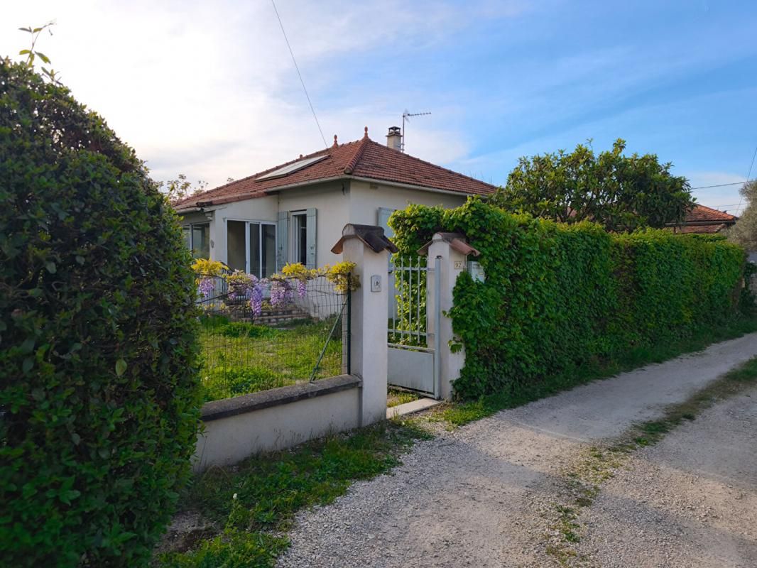 MONTEUX MONTEUX A SAISIR/ MAISON A RESTAURER SUR 600 M2 DE TERRAIN 2