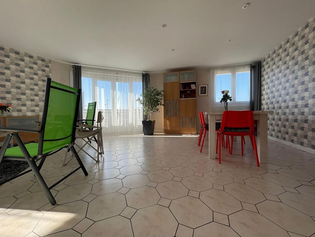 SOTTEVILLE-LES-ROUEN APPARTEMENT + DÉPENDANCES LOCATIVES 3