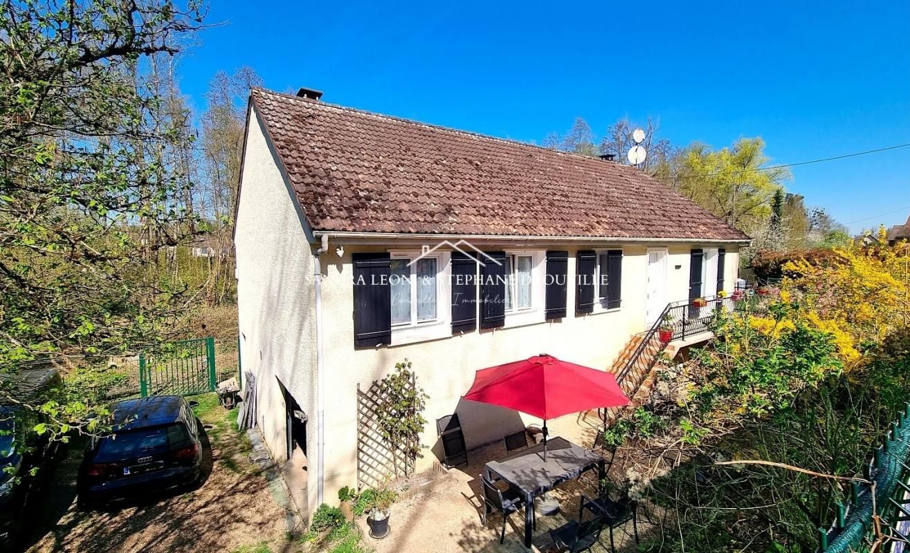 JOUY JOUY - CHARMANTE MAISON de 146 M², 6 PIECES, AVEC FORET PRIVATIVE 2