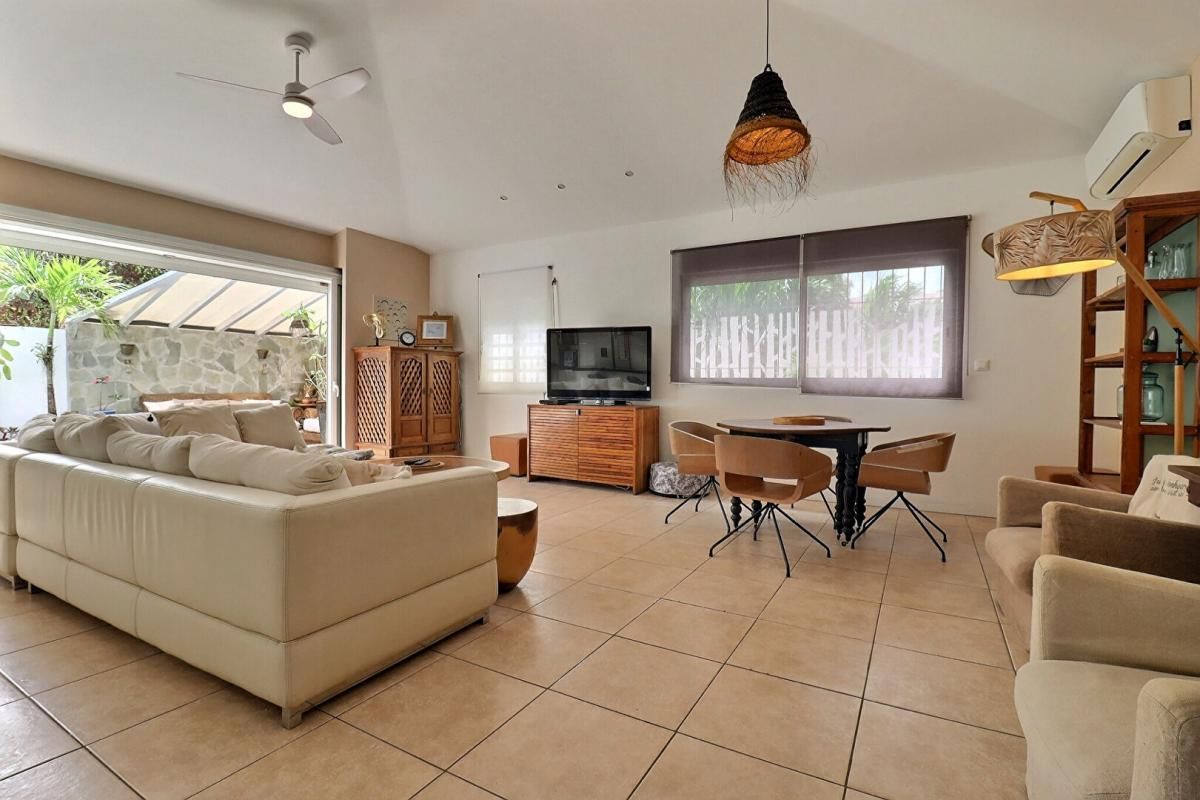 SAINT-MARTIN Maison 4 pièces à Saint-Martin 135 m² avec piscine privée 2