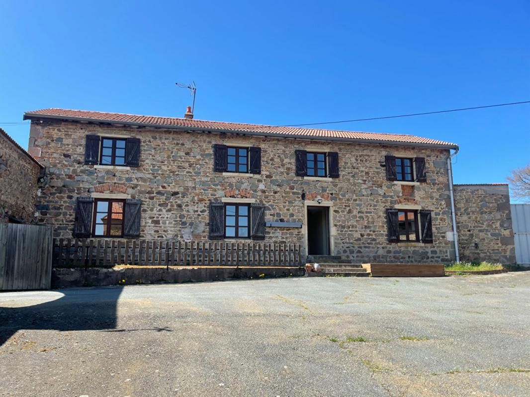 NEULISE Bâtisse en pierre avec sa maison et ses dépendances sur 2.68 ha 3
