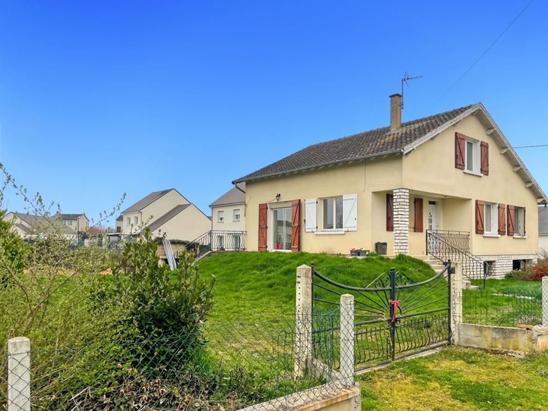 LIGNIERES Maison avec sous-sol de 128m2 et terrain constructible de 1300m² 139000 2
