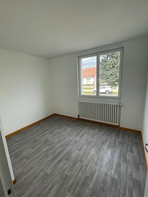 LIGNIERES Maison avec sous-sol de 128m2 et terrain constructible de 1300m² 139000 4