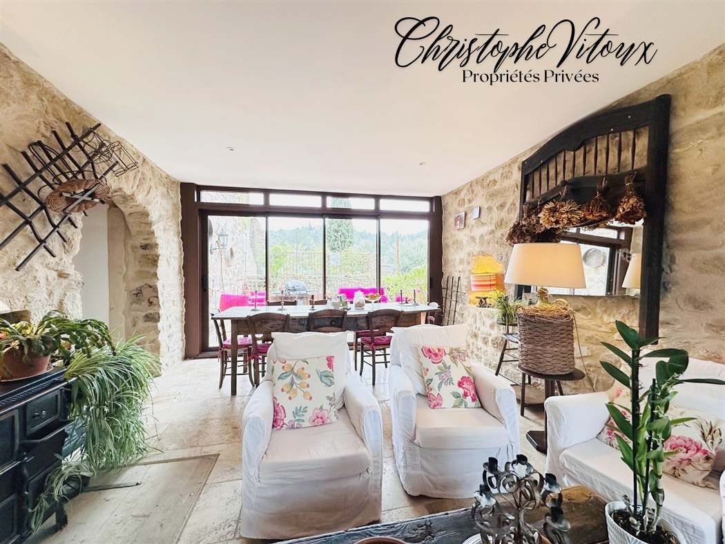 LAGRASSE MAISON de 142 m2 au coeur d'un château 3