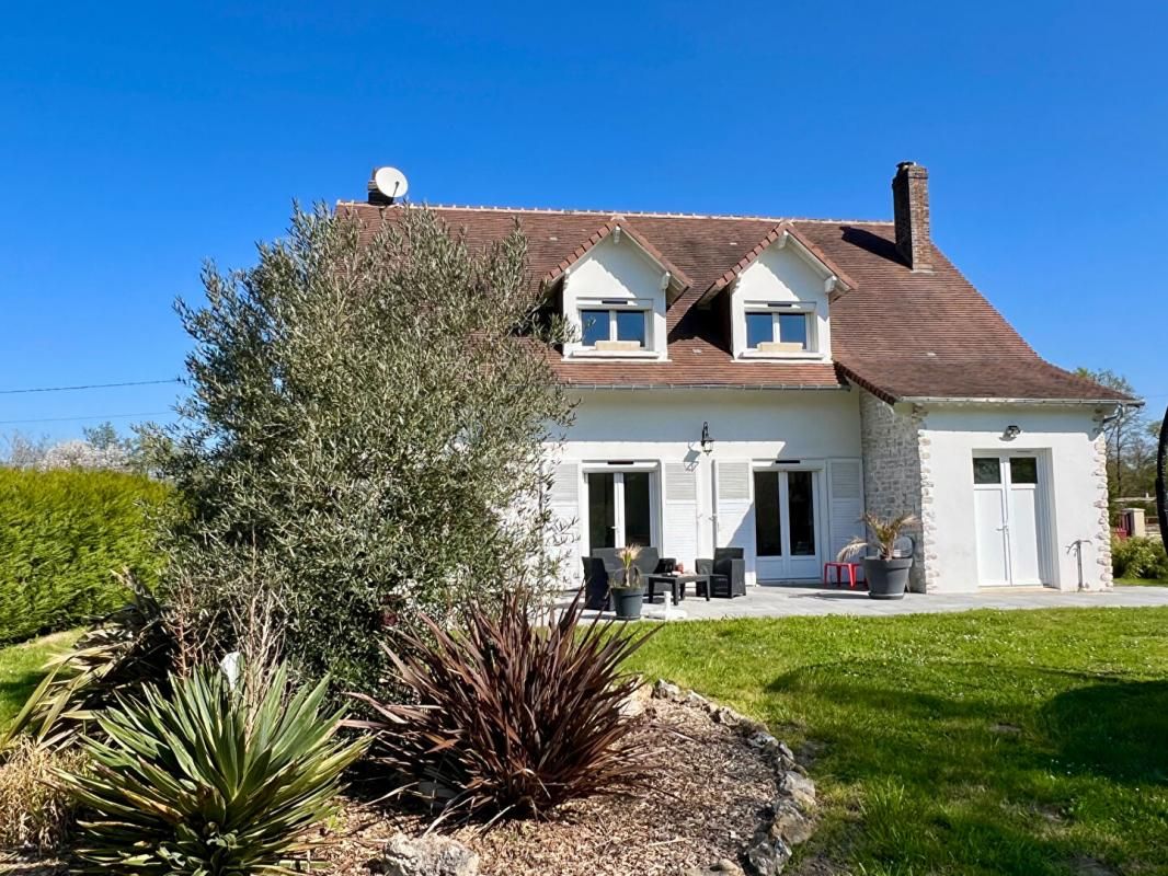 FRETEVAL GRANDE  MAISON    VENDOME 15 MN 2