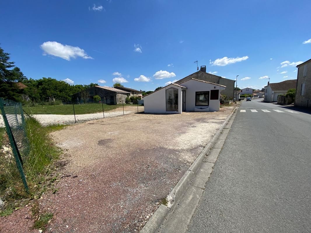 PISANY EXCLUSIVITE PISANY - MURS LIBRES, LOCAL COMMERCIAL 34 M² avec parking 1