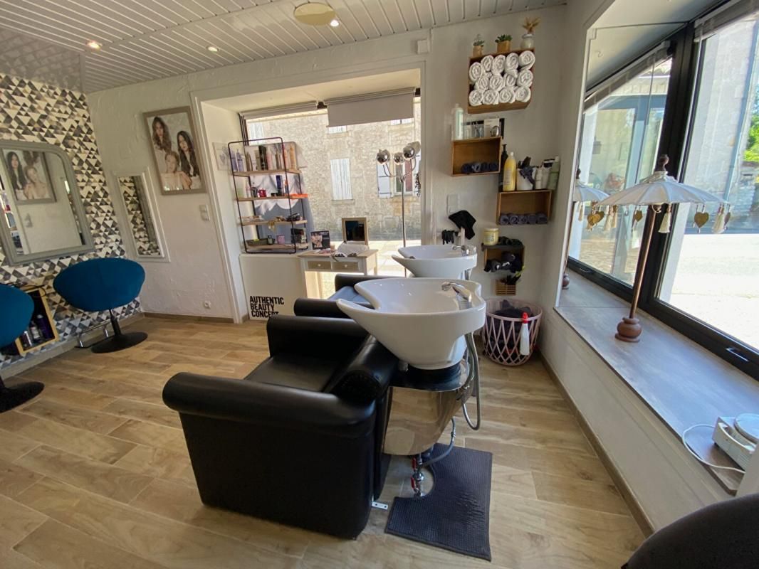 PISANY EXCLUSIVITE PISANY - MURS LIBRES, LOCAL COMMERCIAL 34 M² avec parking 3