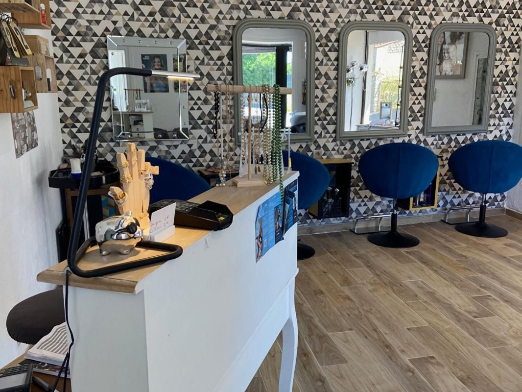 PISANY EXCLUSIVITE PISANY - MURS LIBRES, LOCAL COMMERCIAL 34 M² avec parking 4