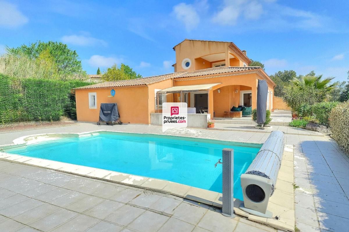 Maison 4 chambres 181 m² avec piscine à Saint Théodorit