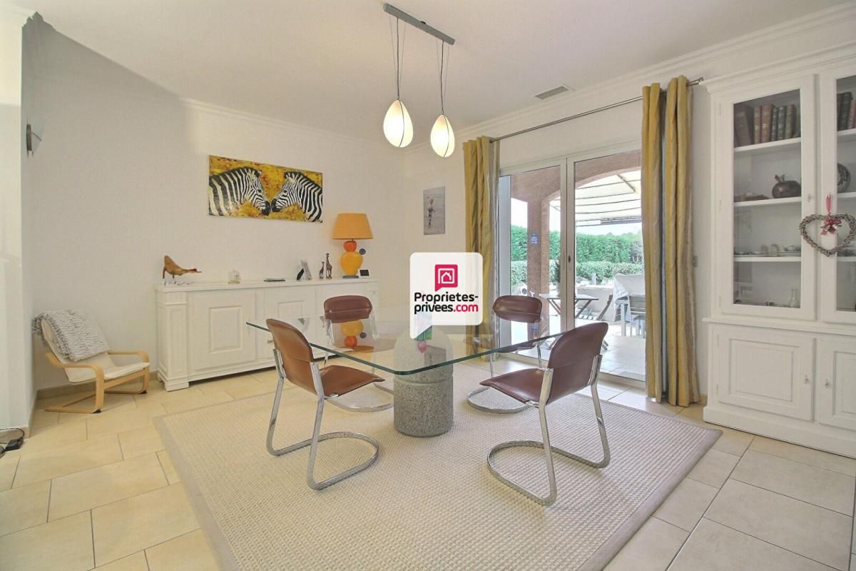 SAINT-THEODORIT Maison 4 chambres 181 m² avec piscine à Saint Théodorit 2
