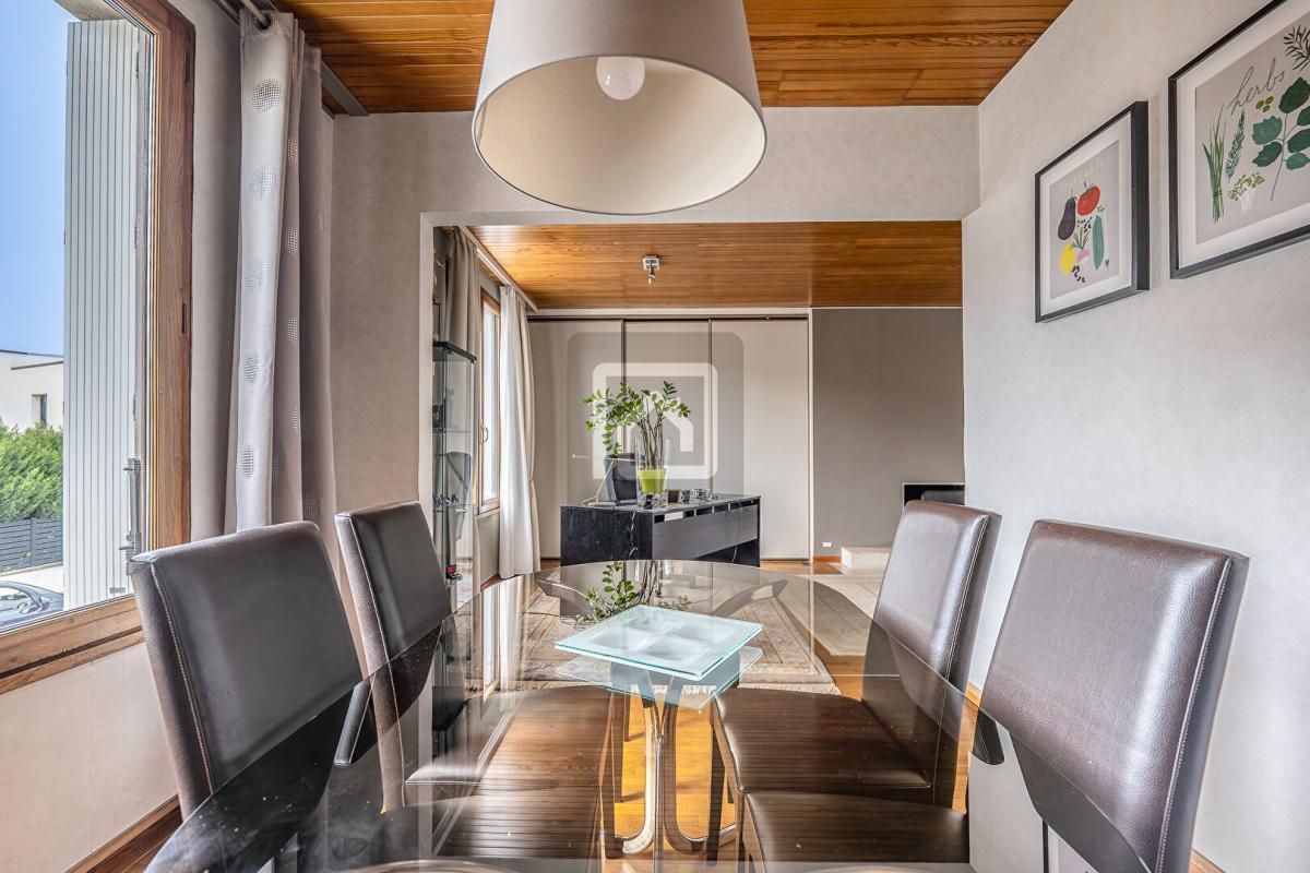 LE BLANC-MESNIL Maison Le Blanc Mesnil 7 pièce(s) 190 m2 3