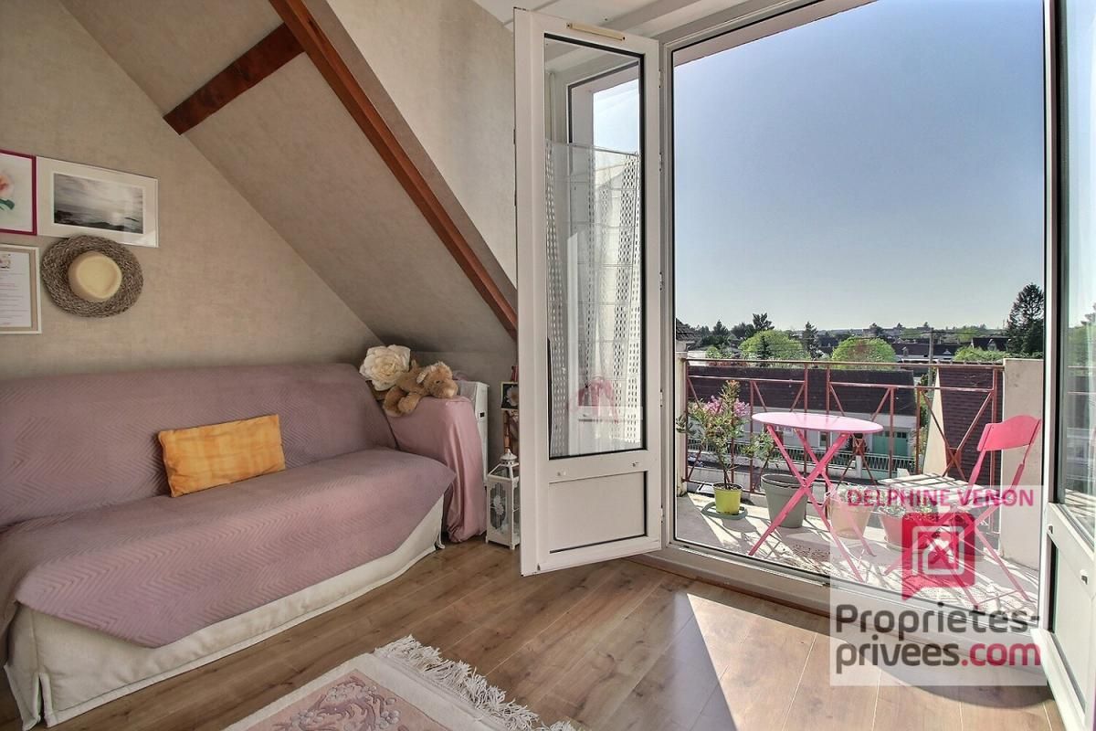 CHATEAUNEUF-SUR-LOIRE EXCLUSIVITE - Studio avec balcon proche du centre ville à Chateauneuf Sur Loire 2