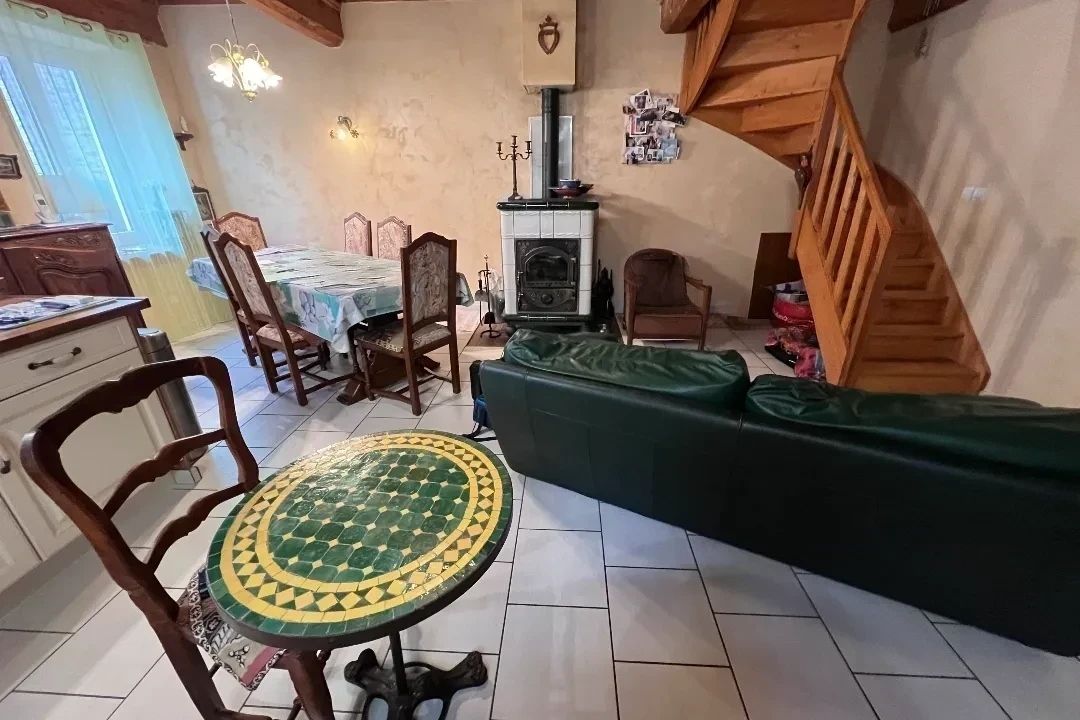 CLAVEISOLLES CLAVEISOLLES, maison de village  113 m2 Carrez bon état 2