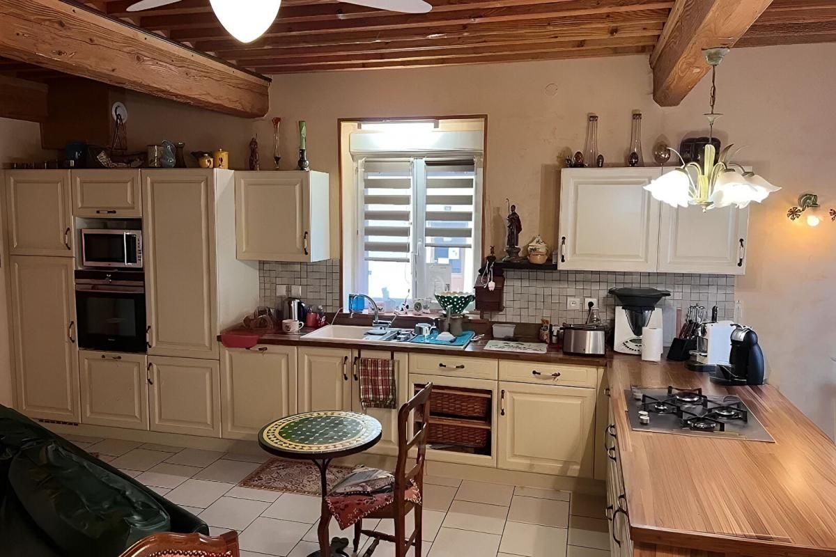 CLAVEISOLLES CLAVEISOLLES, maison de village  113 m2 Carrez bon état 4