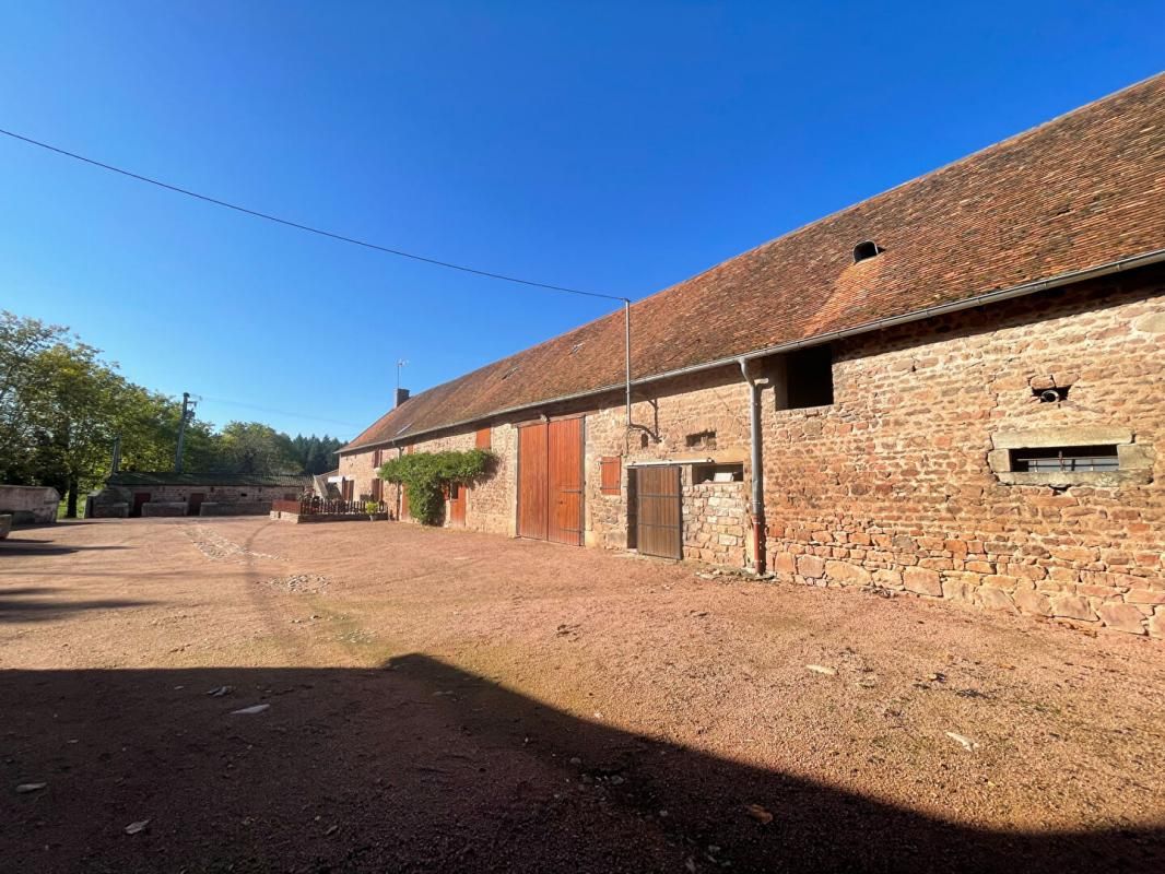 SAINT-MARTIN-DE-SALENCEY Ferme Saint Martin De Salencey 6 pièce(s) 157.5 m2 2