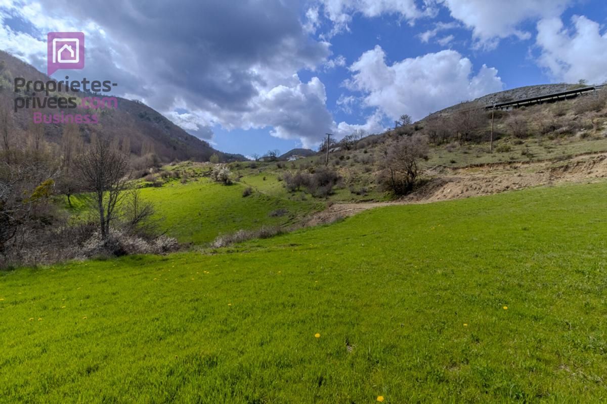 MONTBRUN-LES-BAINS Domaine agricole  Biologique de 133 hectares Montbrun Les Bains 26570 4