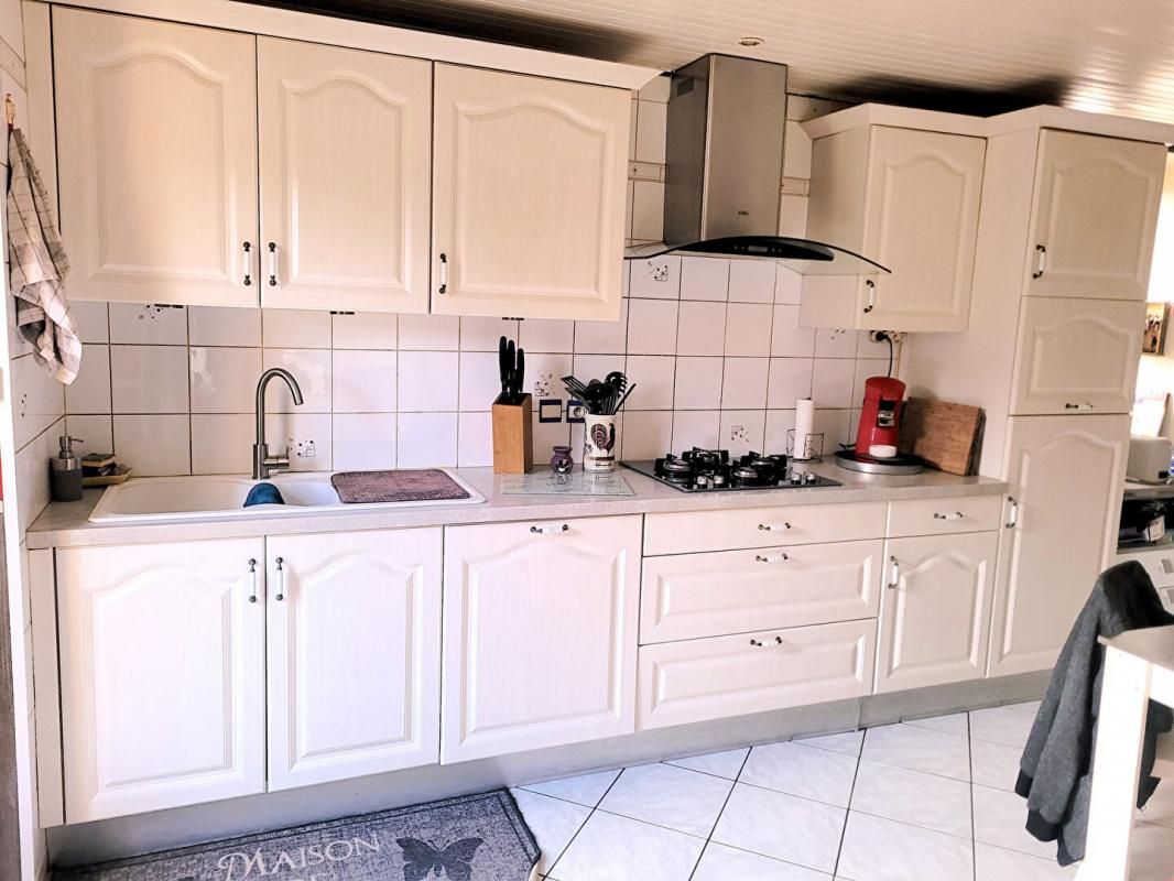 LES ABRETS EN DAUPHINé Maison Dauphinoise 6 pièces 130 m2 2