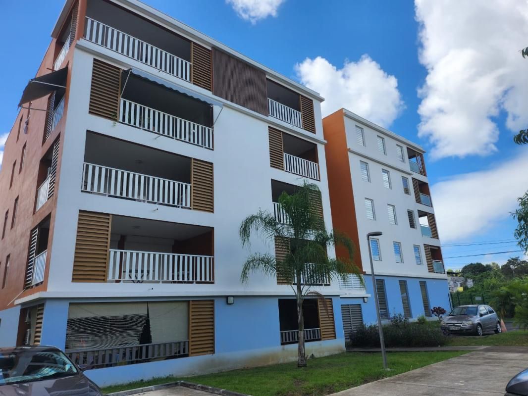 Appartement Les Abymes 3 pièces 65,68 m2