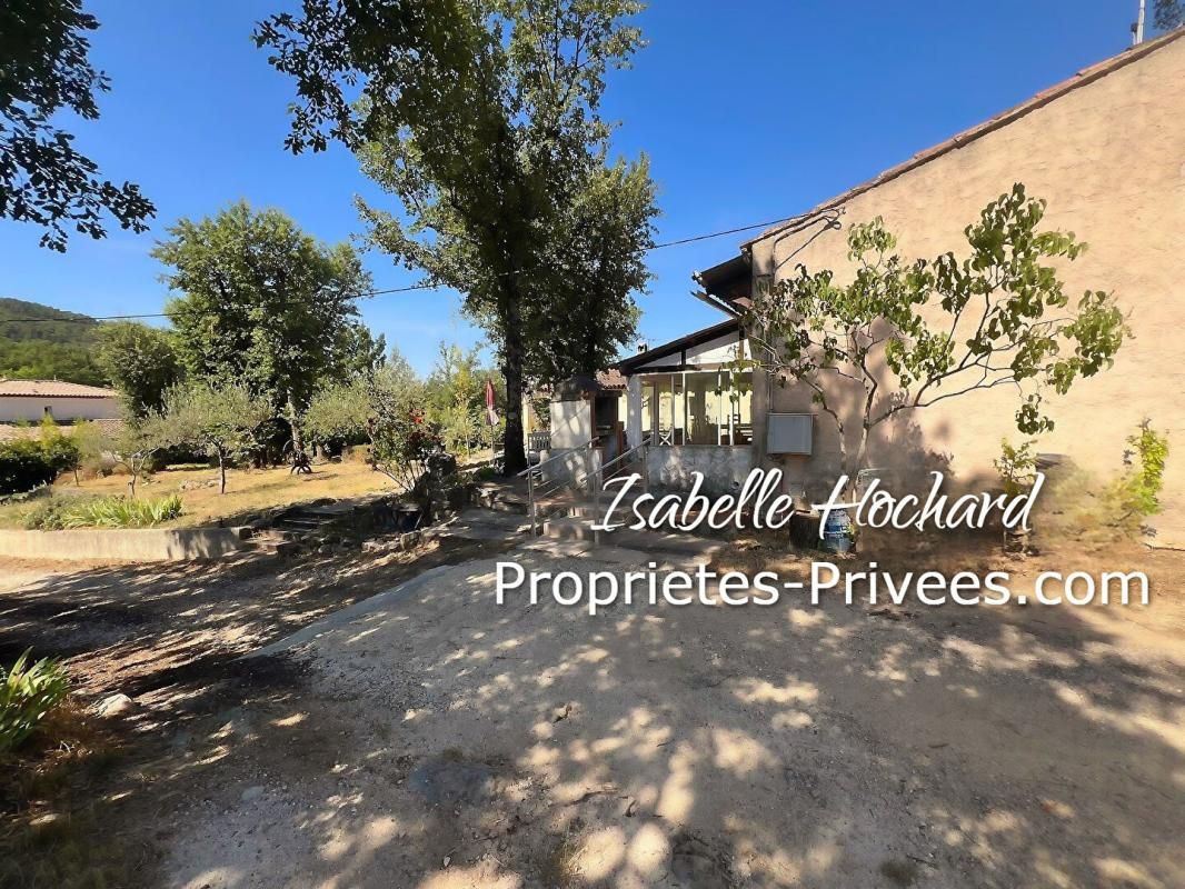 NEOULES Maison Néoules 9 pièce(s) 213 m2 3