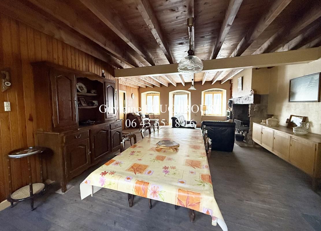 SAINT-ANTHEME Maison terrain garage 7 pièce(s) 140 m2 2
