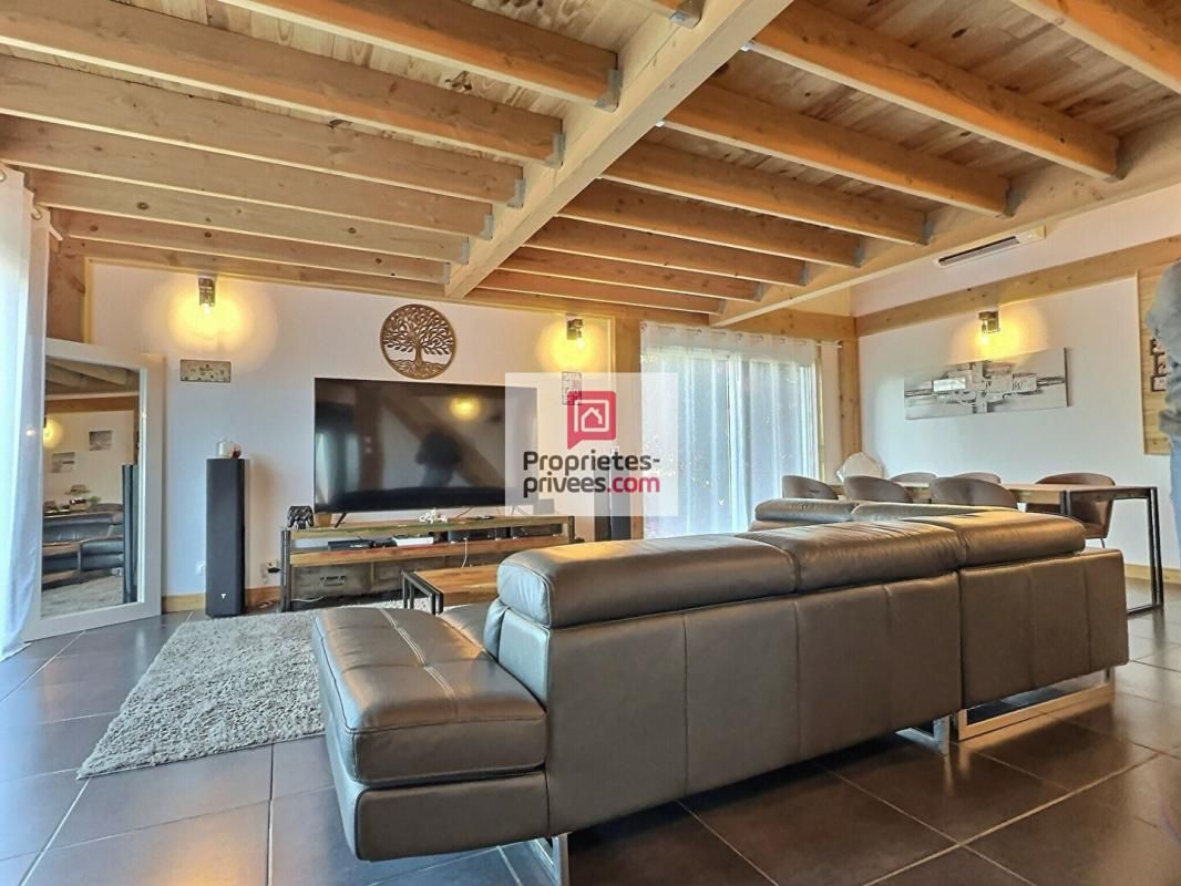 DEPT 33 Le Pian Médoc- MAISON 250 m2 sur terrain de 1200 m2 avec piscine hors sol