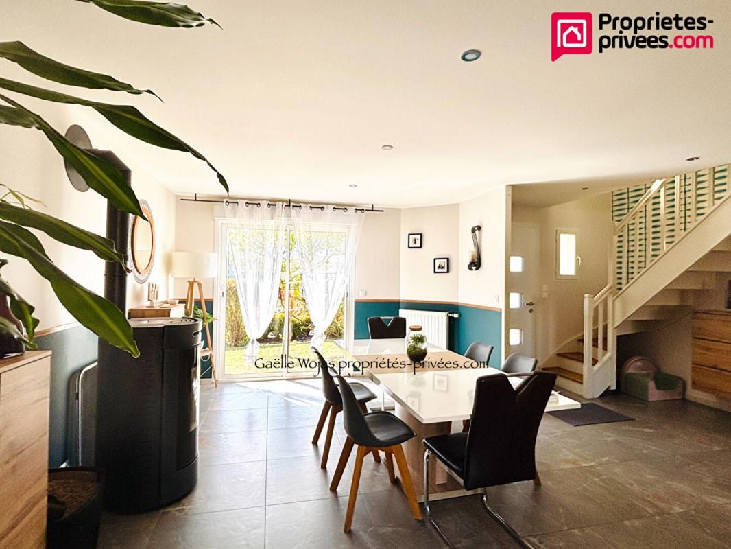 Changé, Maison 7 pièce(s) 155 m2 sur parcelle de plus de 650 m2