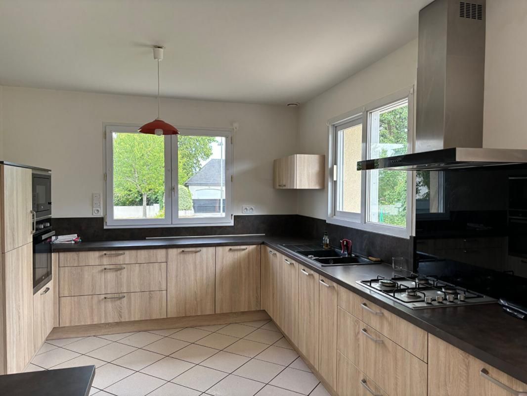 SURZUR Surzur Bourg - 2 chambres au RDC et 690 m² de terrain 2