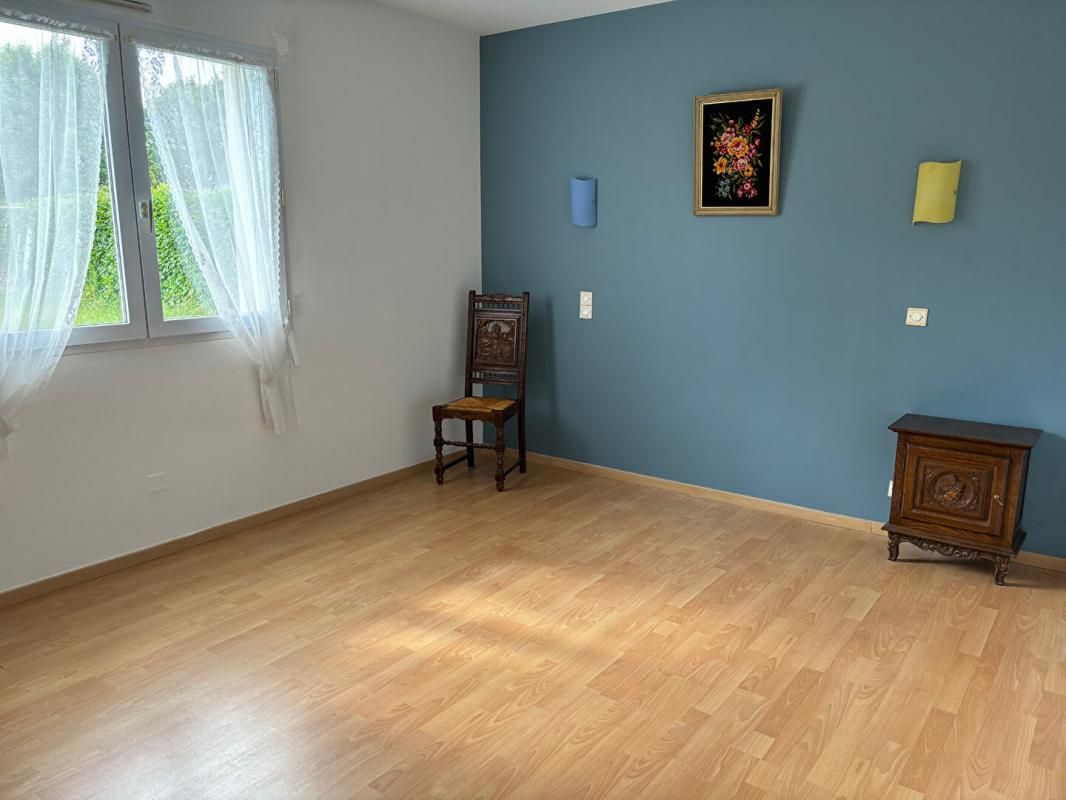 SURZUR Surzur Bourg - 2 chambres au RDC et 690 m² de terrain 4