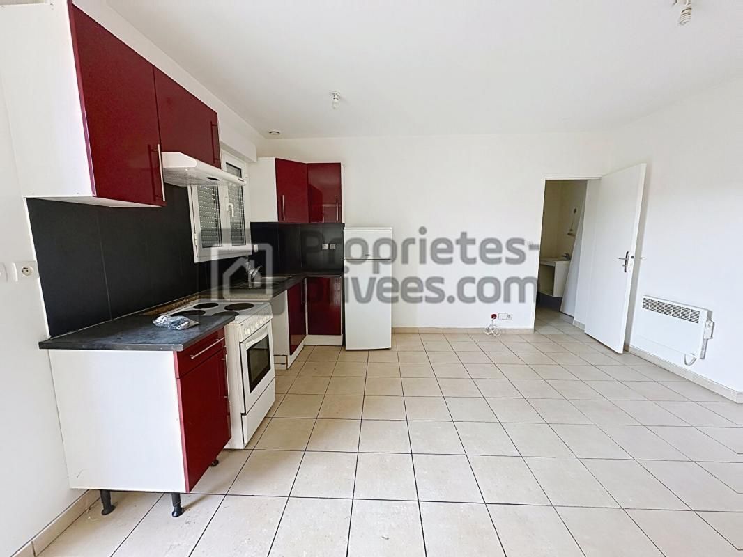 ROISSY-EN-BRIE Appartement une chambre 30 m²/box/park/cave 3
