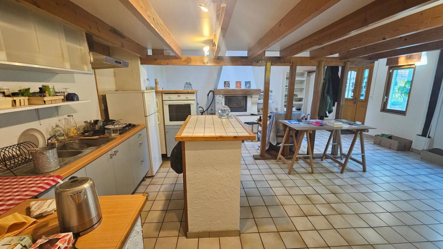 CONDE-SUR-VESGRE Condé sur Vesgre proche / Maison atypique 3 chambres 3