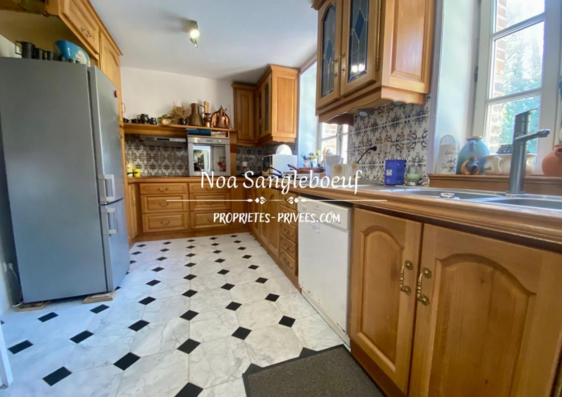 Maison Coudrecieux 9 pièces 247 m2