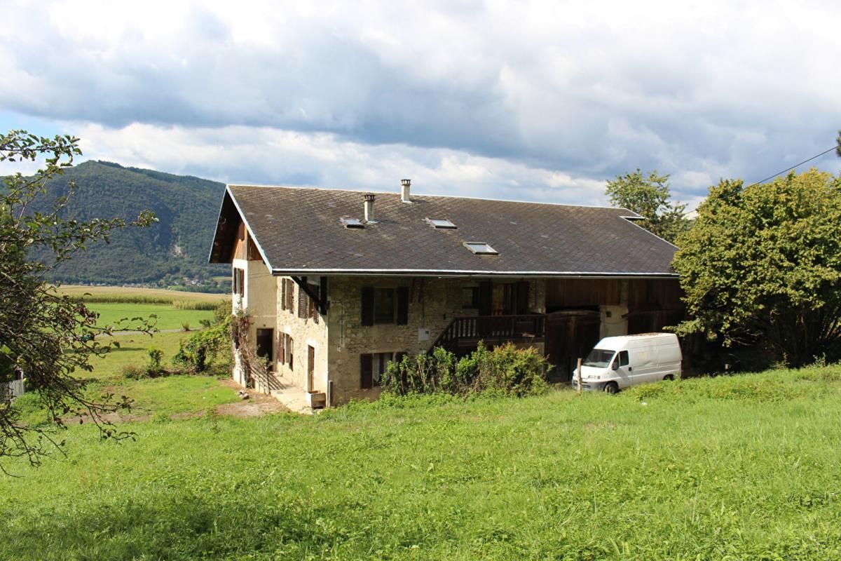 AIX-LES-BAINS Maison Epersy 206 m2 sur 18.054m² 3
