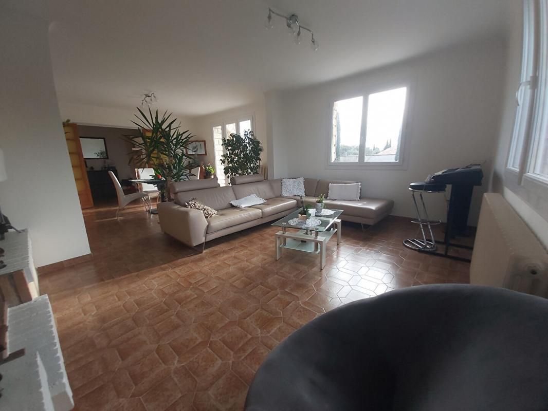 MAZAN Maison T8 en pierre 200 m2 idéal gîte ou maison d'hôtes 2
