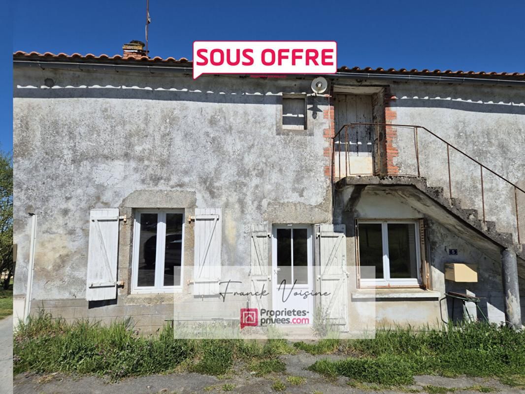 LES HERBIERS A VENDRE aux Herbiers, Maison à rénover de 59 m2 env, avec 2 chambres sur un terrain avec prairie de 5550 m2 env 1