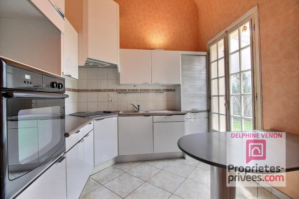 SAINT-MARTIN-D'ABBAT Exclusivité - Maison + dépendances sur un terrain de 1200 m² en centre bourg de Saint Martin D Abbat 4