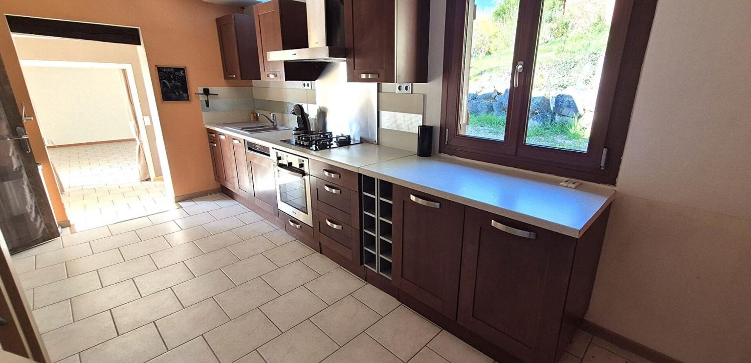 SAINT-DIZIER Belle Maison Champenoise ou à Colombage de 67 m² Rénovée avec Terrasses, Cour, Dépendances, Garage et Terrain Clos et Paysager de 1034 m² 2