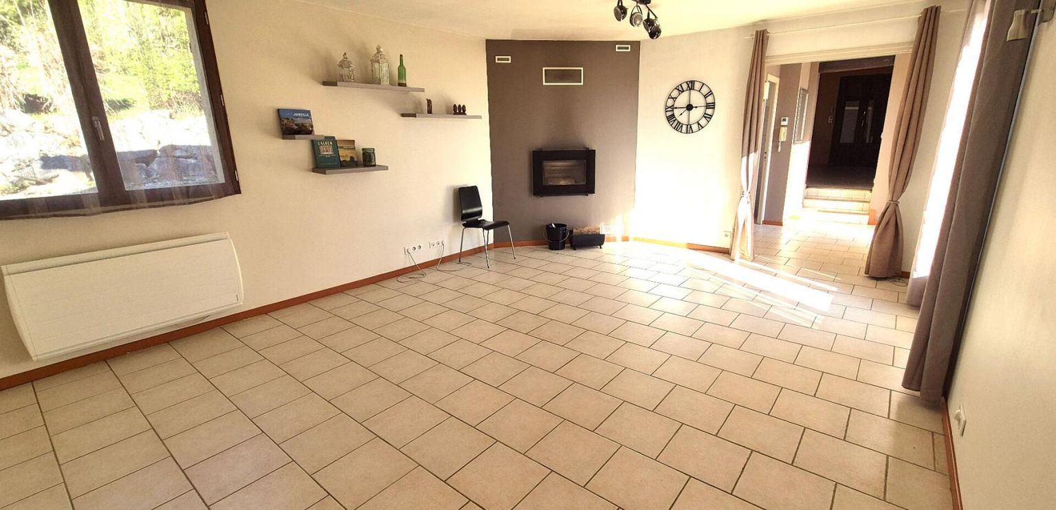 SAINT-DIZIER Belle Maison Champenoise ou à Colombage de 67 m² Rénovée avec Terrasses, Cour, Dépendances, Garage et Terrain Clos et Paysager de 1034 m² 3