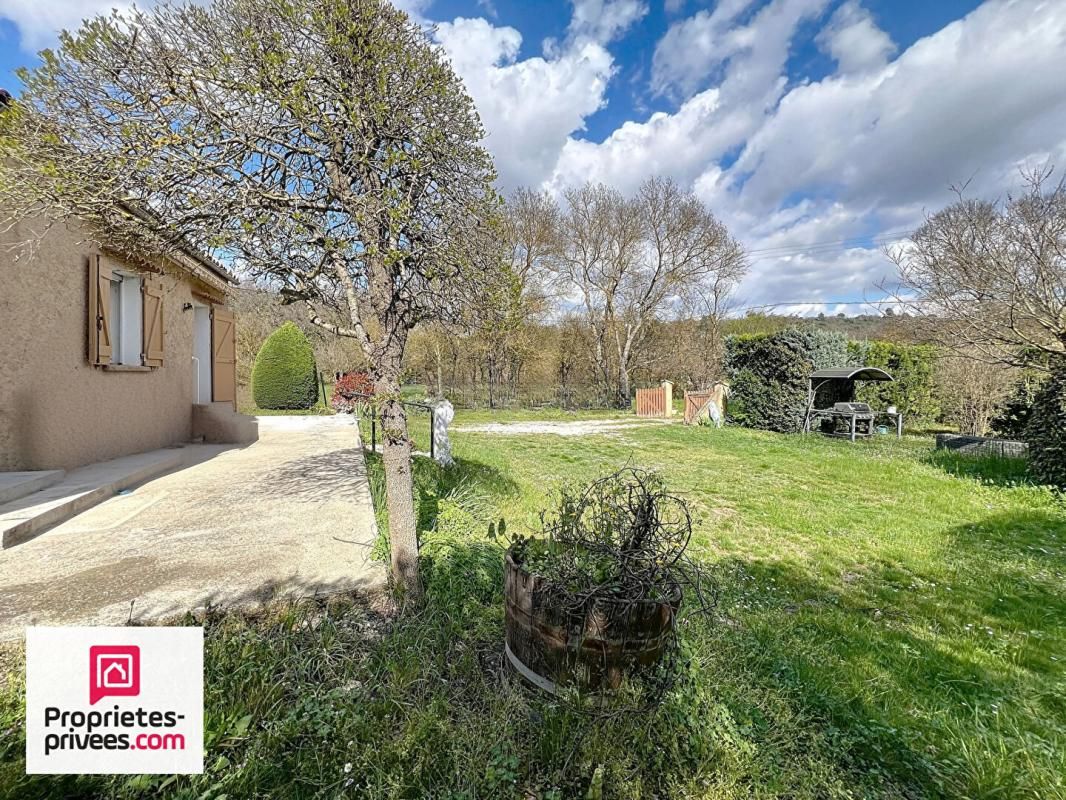 RIANS VILLA T3 de plain pied avec garage sur 10238 M²