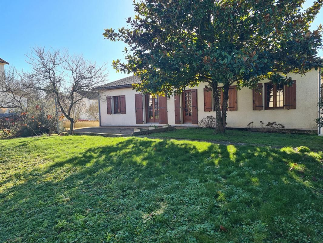 Maison 5 pièce(s) 117 m2 à SAINTES