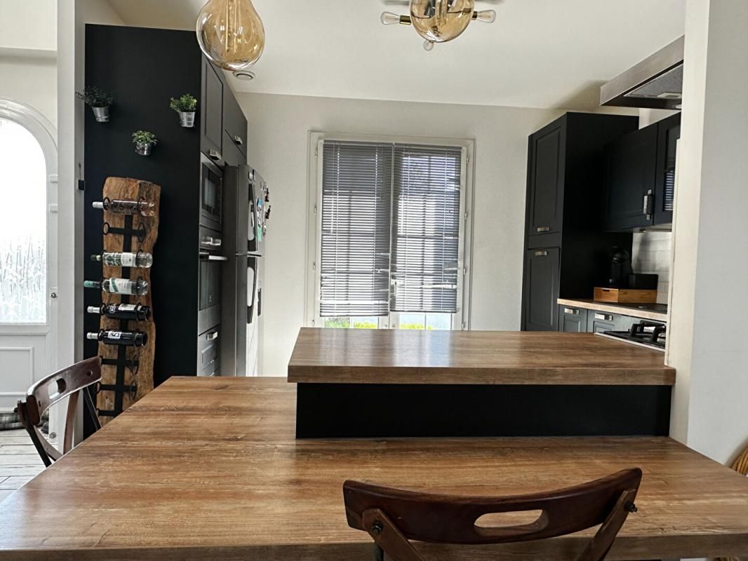 CREVIN Maison Crevin 8 pièce(s) 170 m2 + sous sol + dependances de 60 m² 3