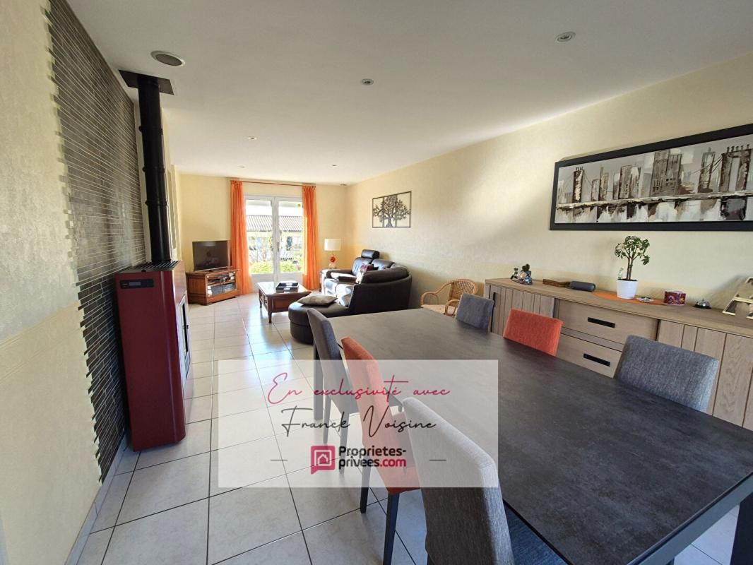 LES HERBIERS A VENDRE en Exclusivité aux Herbiers - Maison de 89 m2 env sur sous-sol avec 4 chambres sur un terrain de 568 m2 env 3