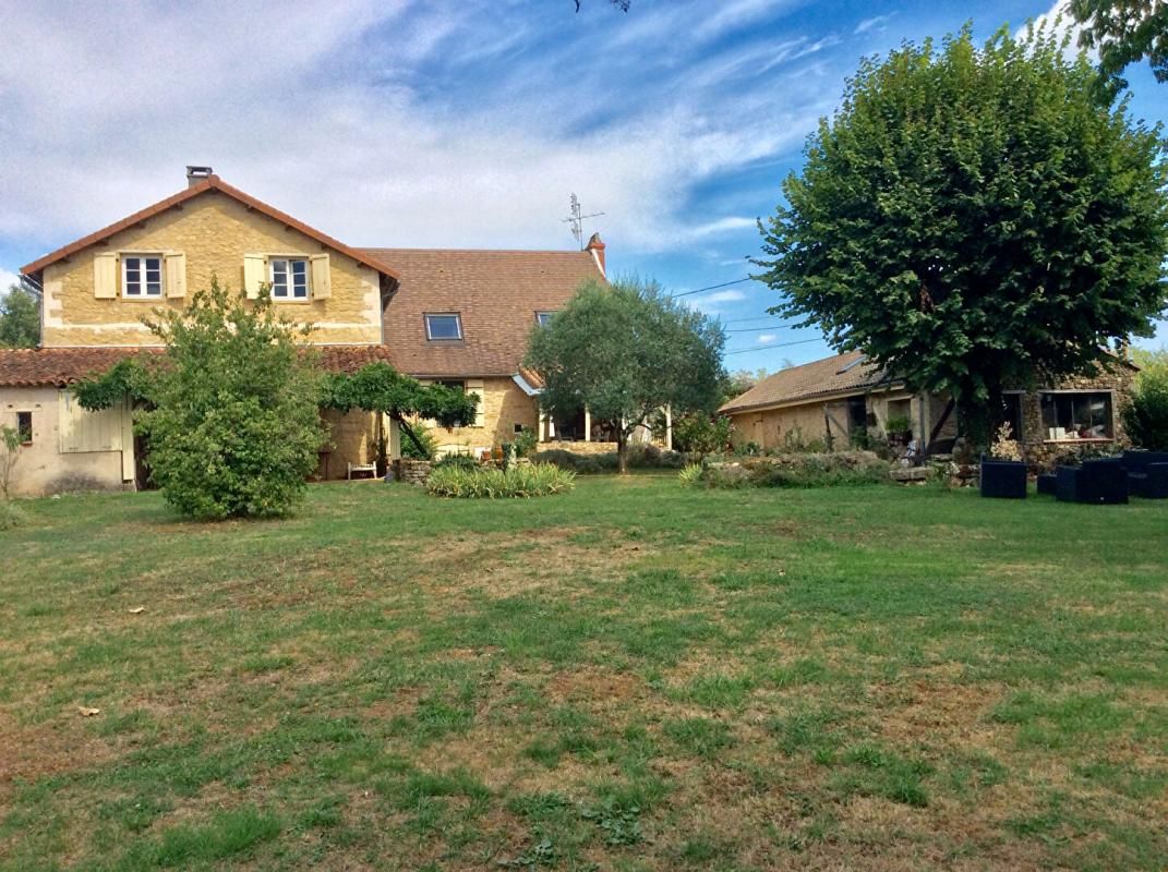 THIVIERS MAISON EN PIERRES ET GITE 2
