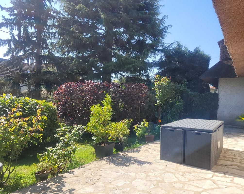 YERRES 91330- YERRES- Demeure de prestige de 310 m²- 10 pièces 2
